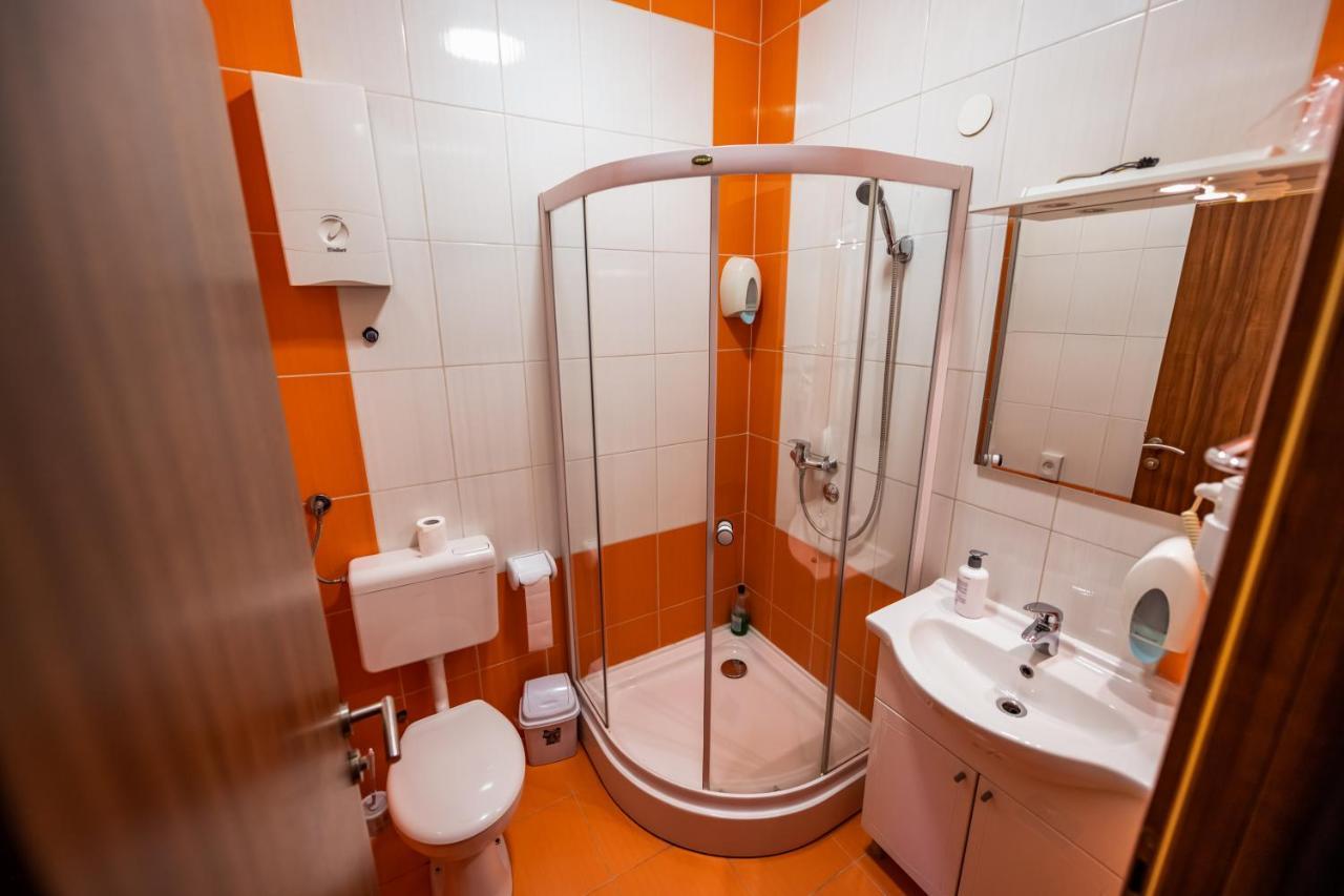 Hotel Oasis Gnojnice Buitenkant foto