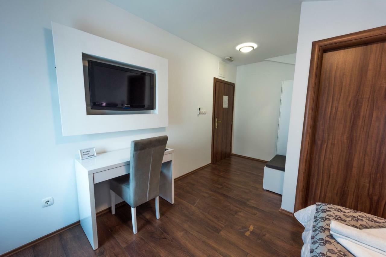 Hotel Oasis Gnojnice Buitenkant foto