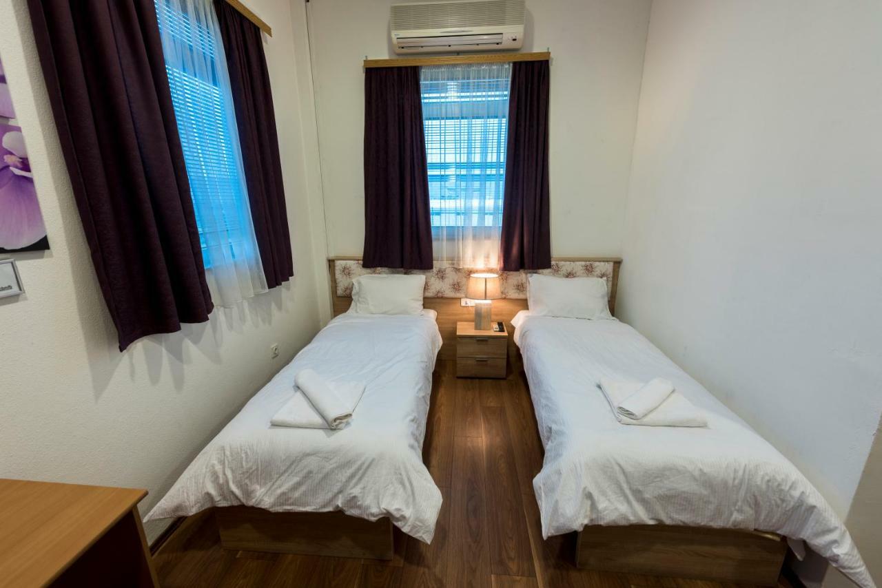 Hotel Oasis Gnojnice Buitenkant foto